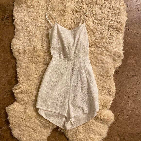 NWT LF Mint Vanilla White Lace Eyelet Romper - Picture 5 of 7